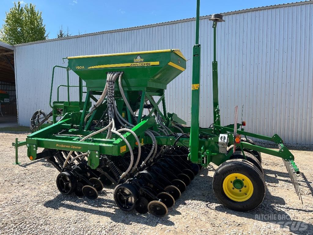 John Deere 750 A Mibzerler