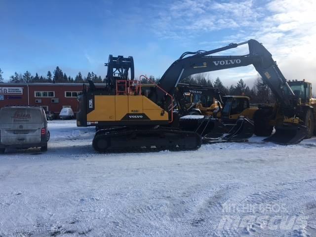 Volvo EC250EL Paletli ekskavatörler