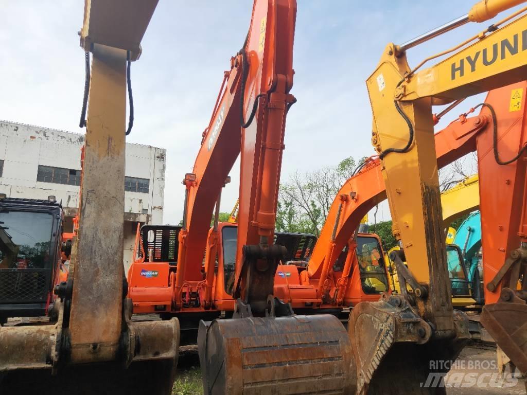Doosan DH 215-9 Paletli ekskavatörler