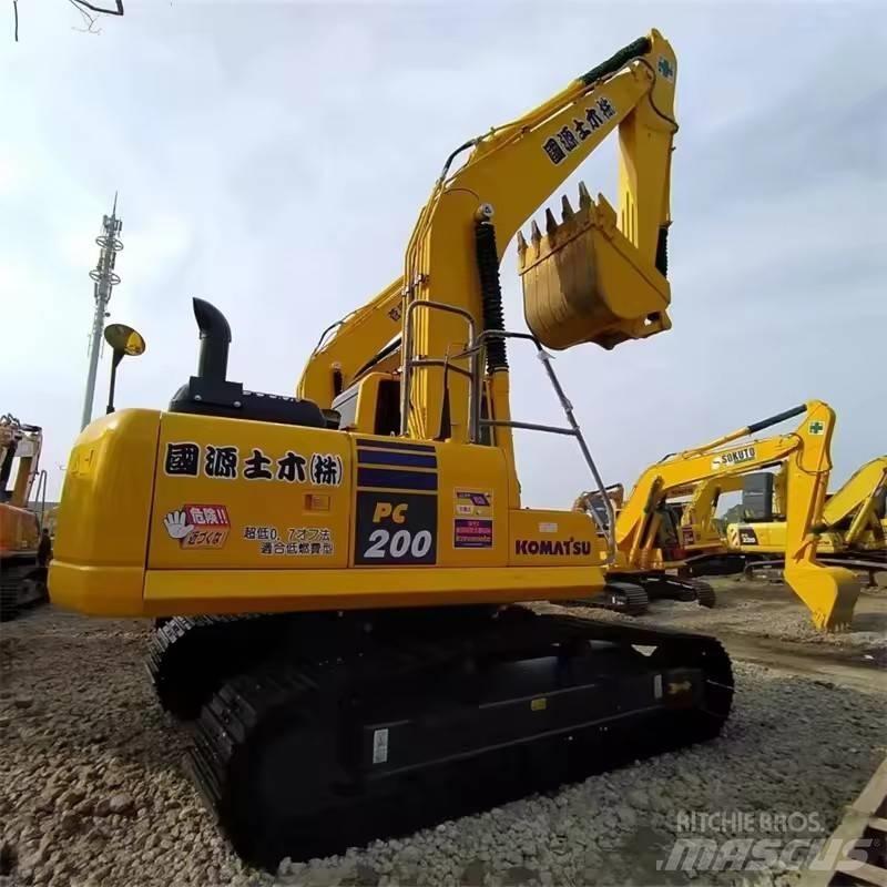 Komatsu PC 200 Paletli ekskavatörler