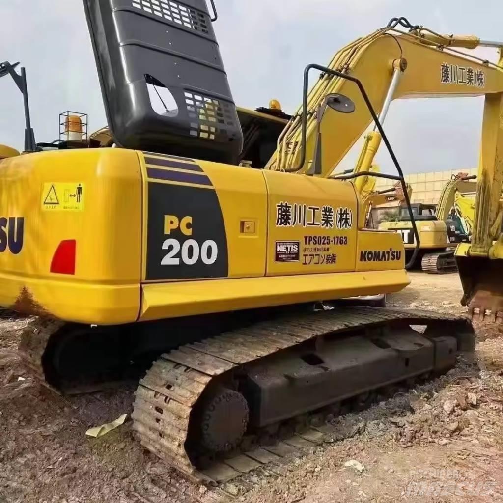 Komatsu PC 200 Paletli ekskavatörler