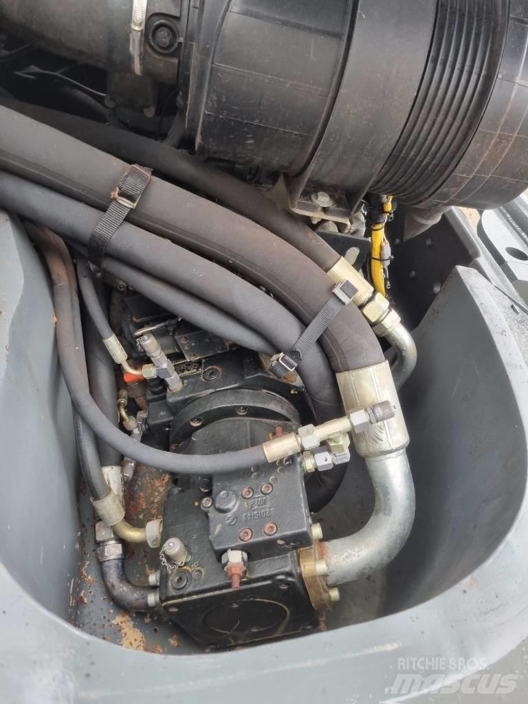Liebherr L 526 Tekerlekli yükleyiciler