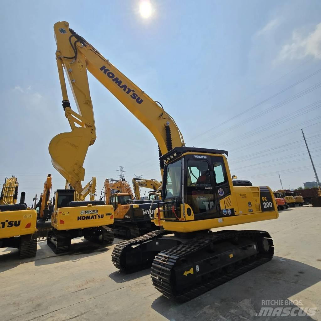 Komatsu PC 200-8 Paletli ekskavatörler