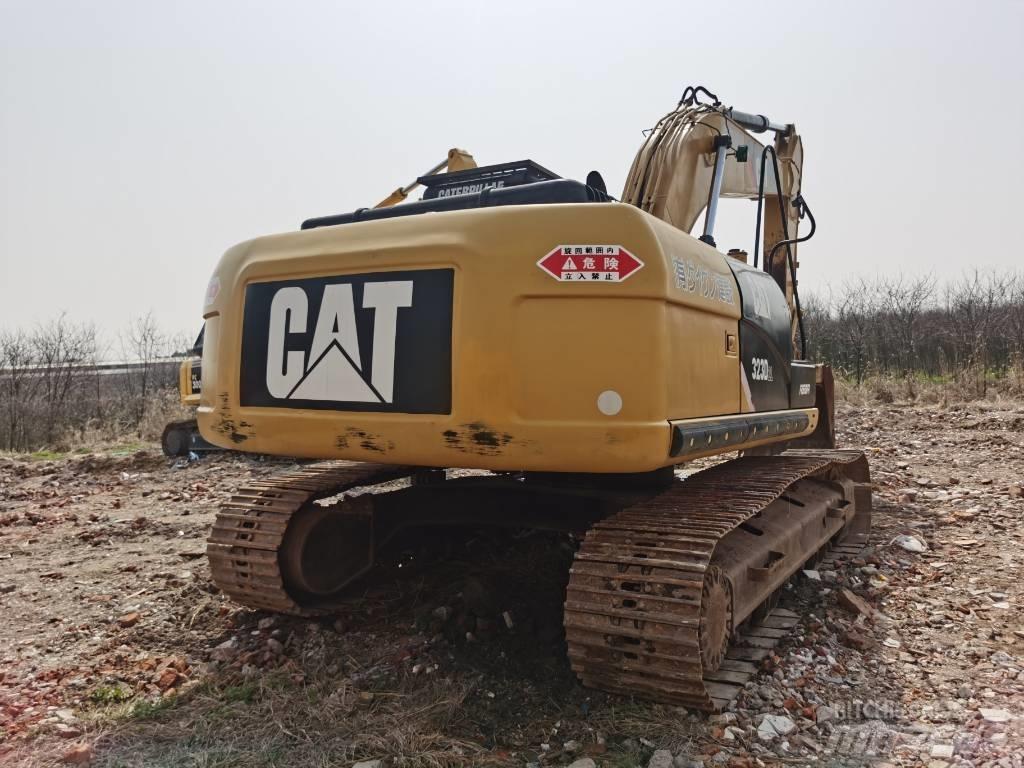 CAT 323 D L Paletli ekskavatörler