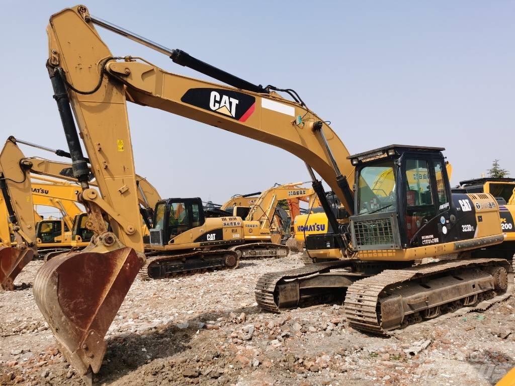 CAT 323 D L Paletli ekskavatörler