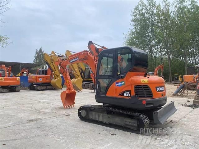 Doosan DX60 Mini ekskavatörler, 7 tona dek