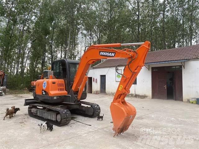 Doosan DX60 Mini ekskavatörler, 7 tona dek