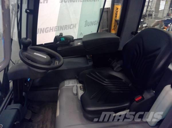 Jungheinrich EFG 215 Elektrikli forkliftler
