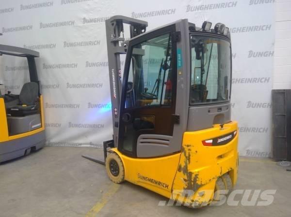 Jungheinrich EFG 215 Elektrikli forkliftler