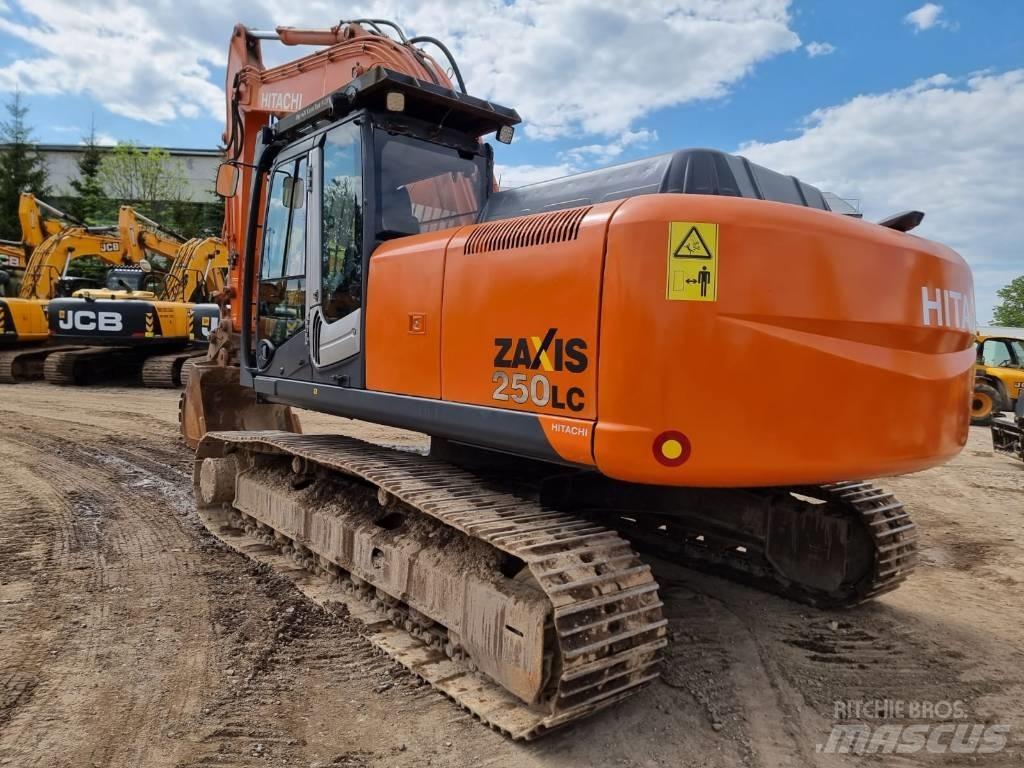 Hitachi ZX 250 LC-3 Paletli ekskavatörler