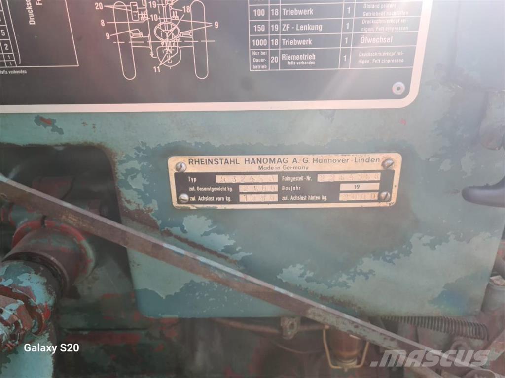 Hanomag R 324 SA Traktörler