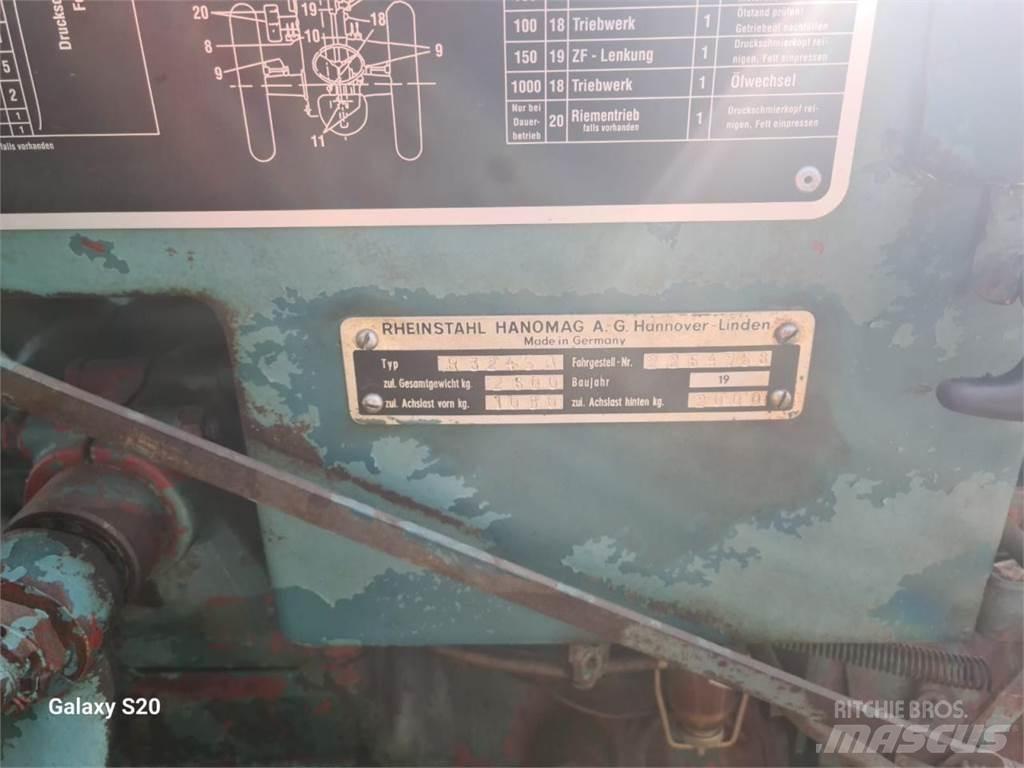 Hanomag R 324 SA Traktörler