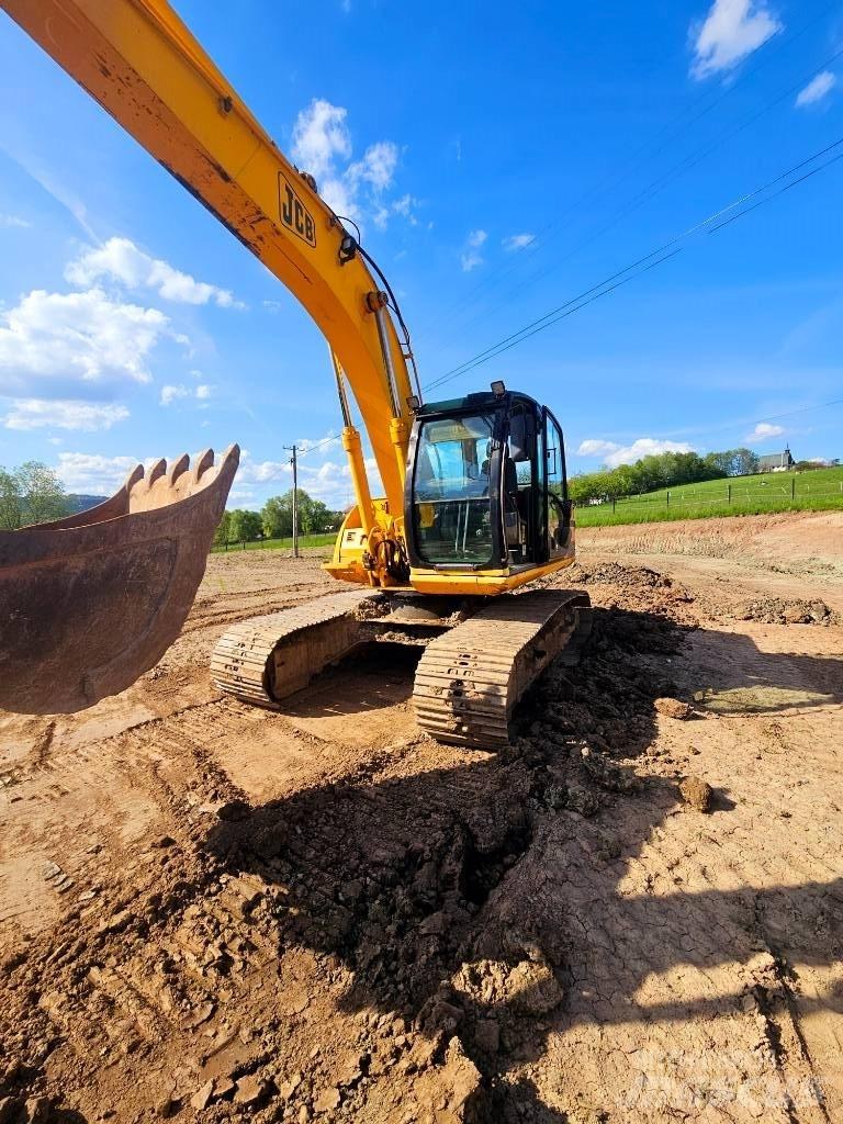 JCB JS 160 LC Paletli ekskavatörler