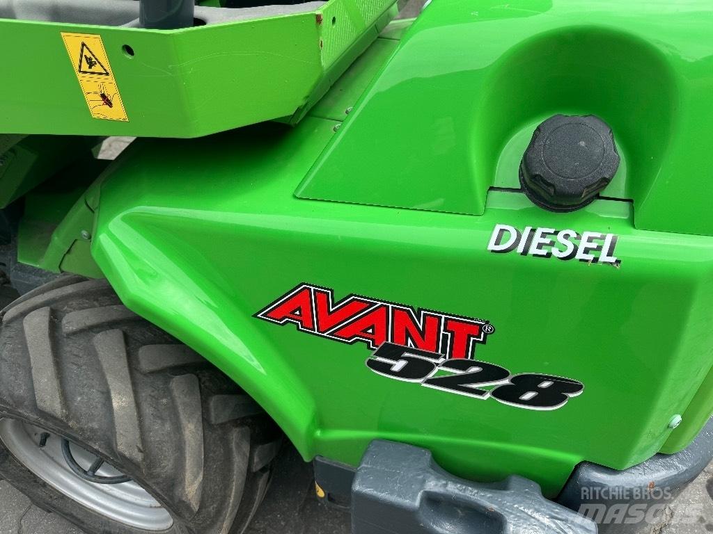 Avant 528 Mini yükleyiciler