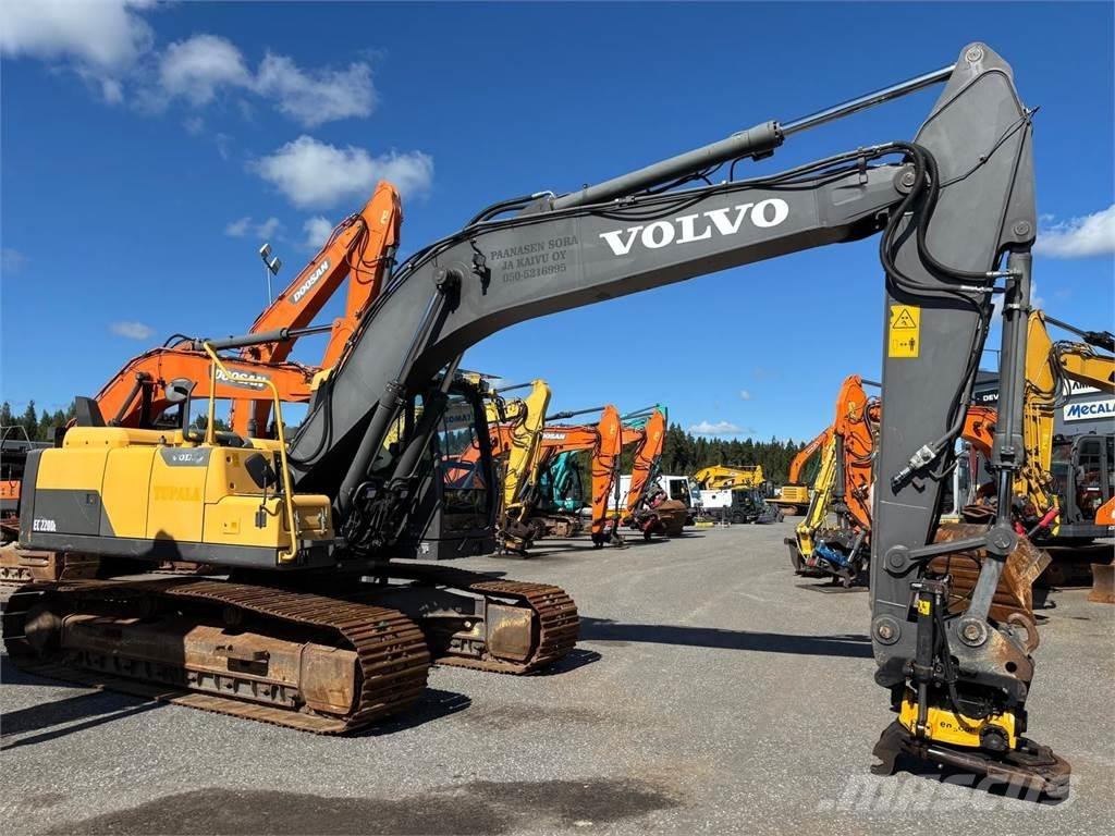 Volvo EC220DL Paletli ekskavatörler