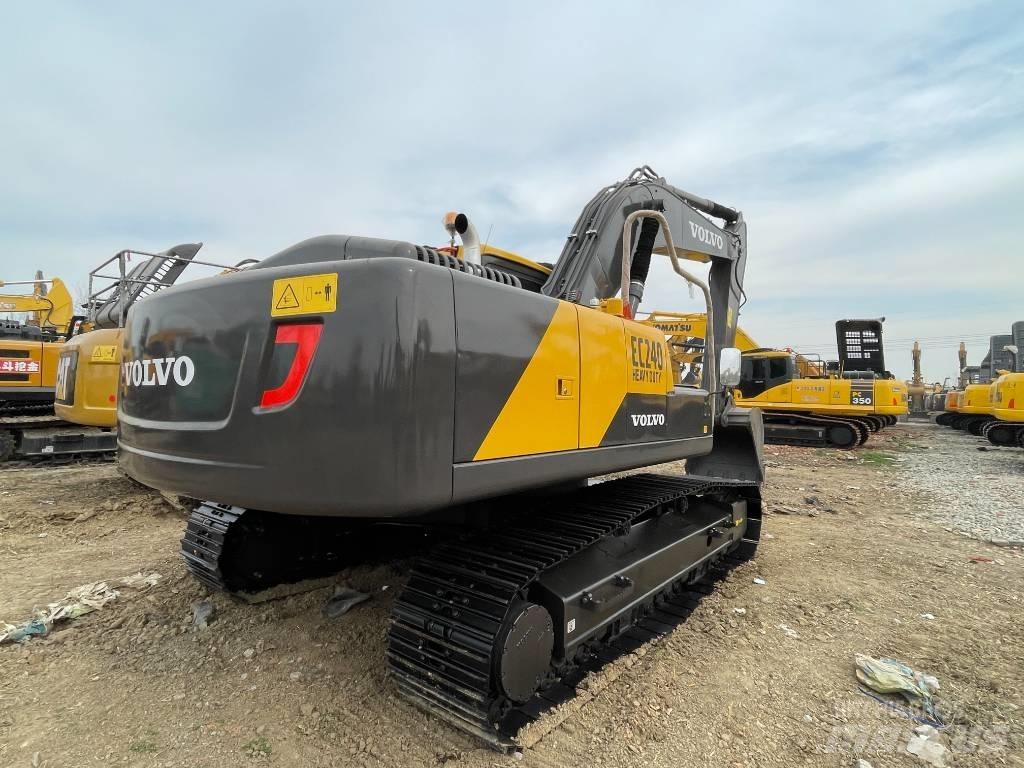 Volvo EC 240 Paletli ekskavatörler