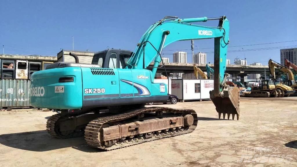 Kobelco SK 250-8 Paletli ekskavatörler