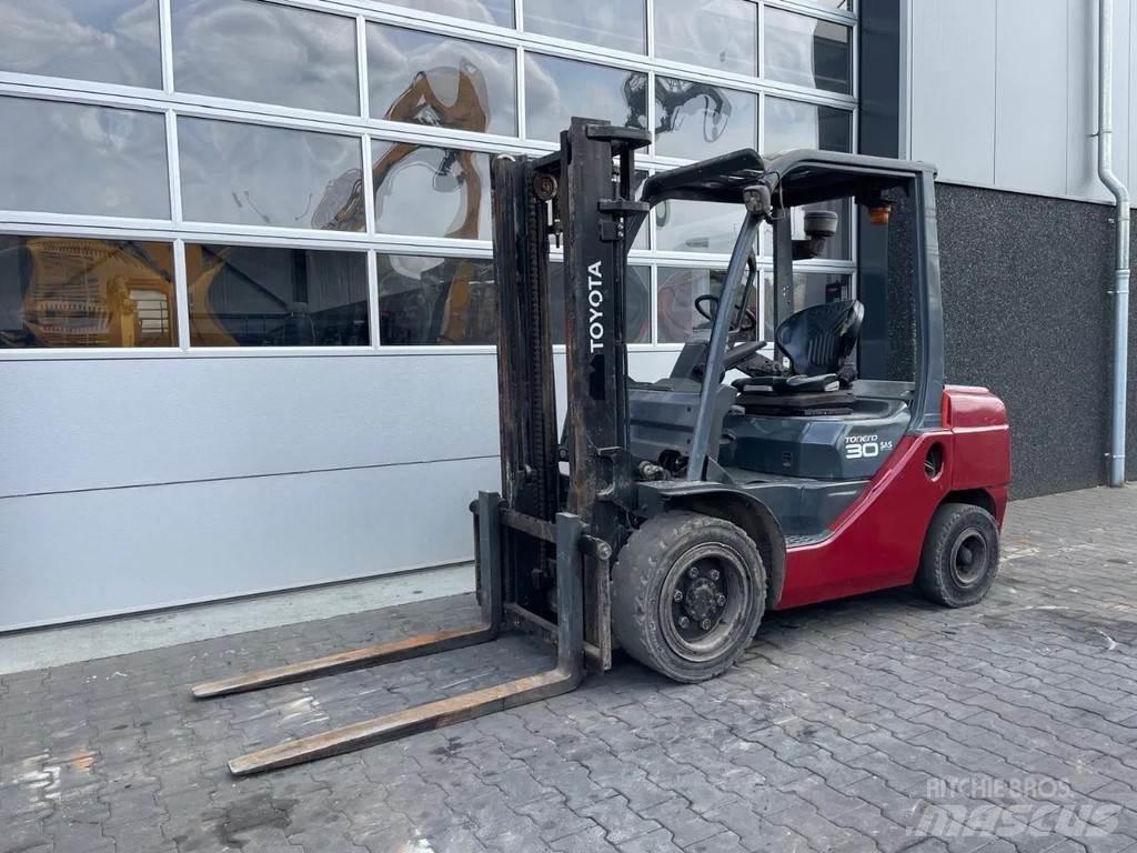 Toyota 02-8DF30 Diger