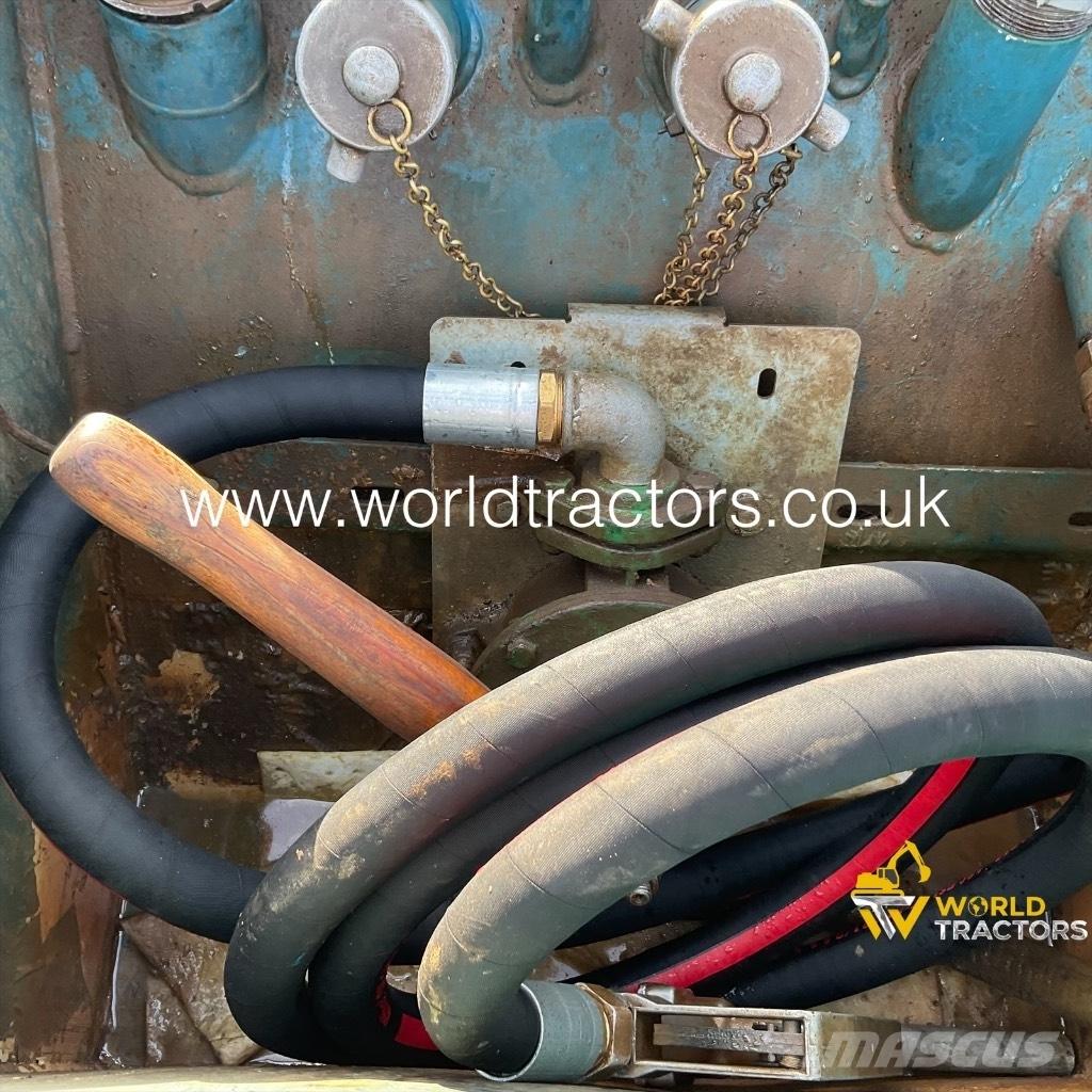  CONQUIP FUEL BOWSER Yakıt ve katkı maddesi tankları