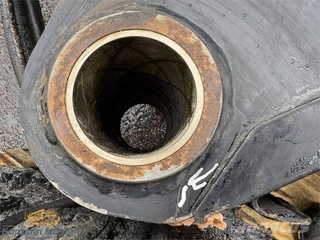 Komatsu 165F Tomruk vinçleri