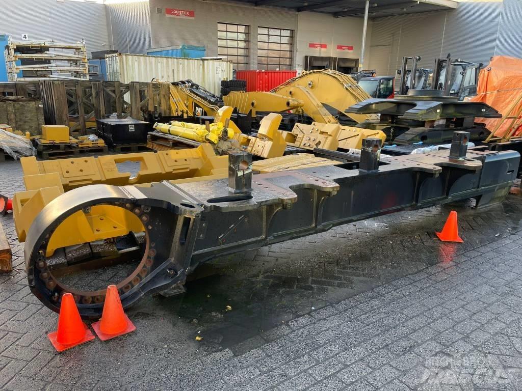 CAT 390 F L Saseler
