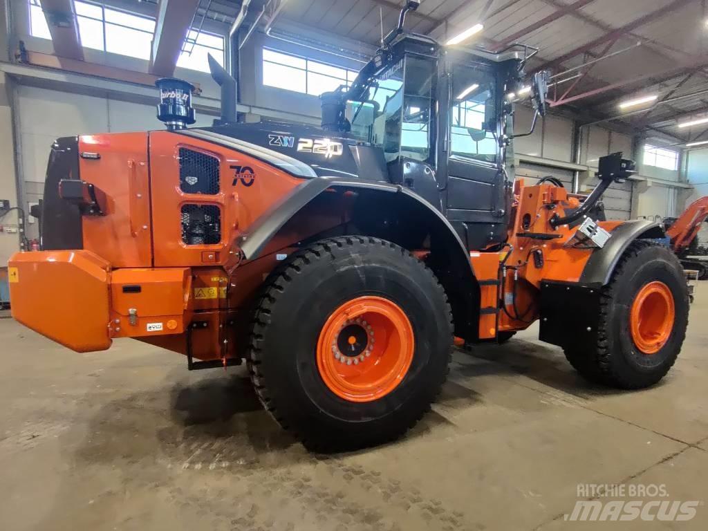 Hitachi ZW220-7 Tekerlekli yükleyiciler