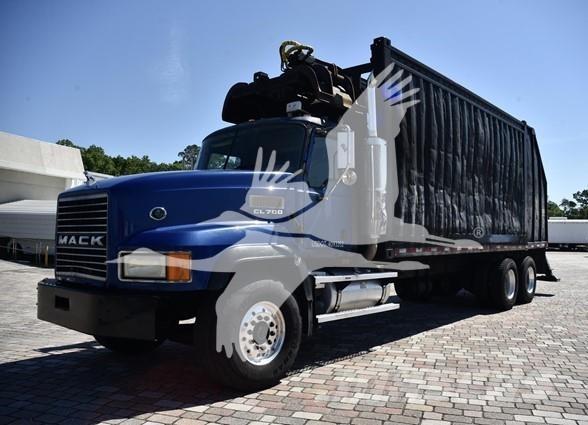 Mack CL733 Diger