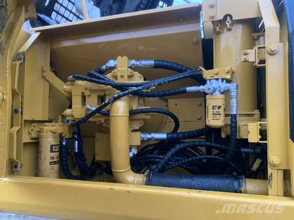 CAT 325 B L Paletli ekskavatörler