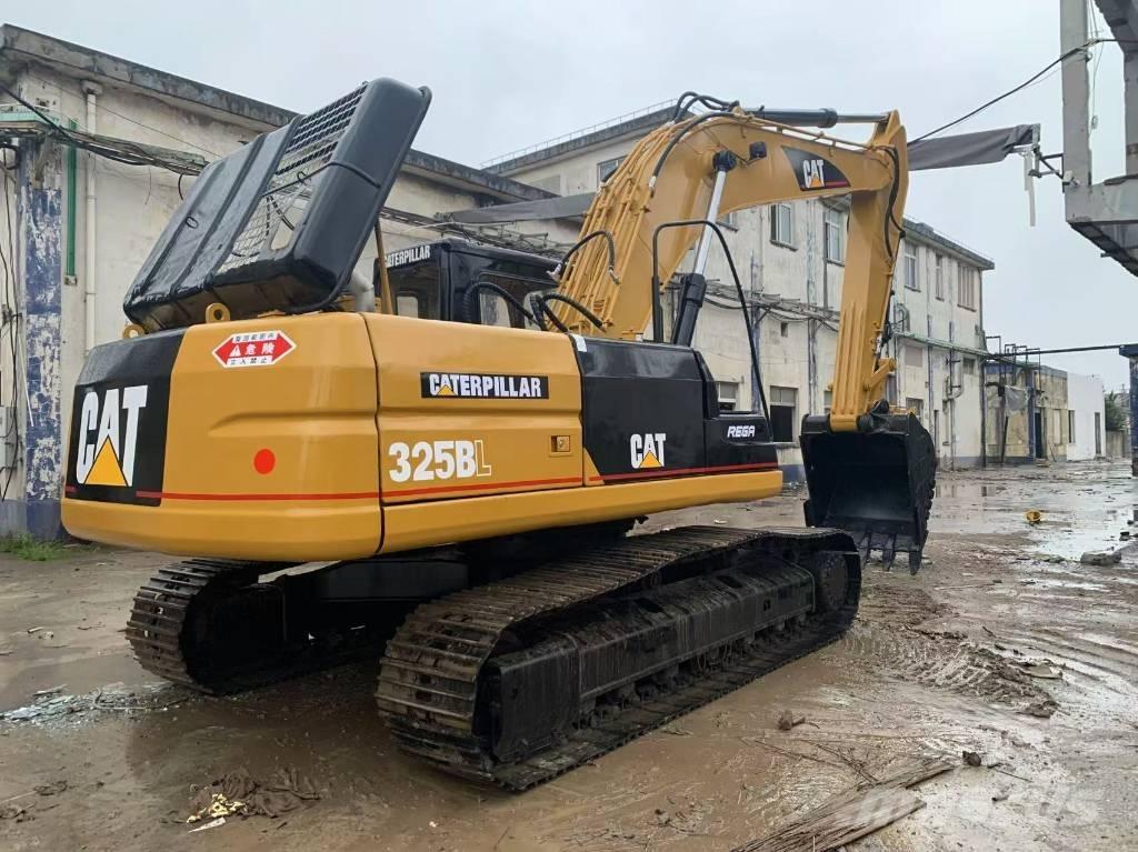 CAT 325 B L Paletli ekskavatörler