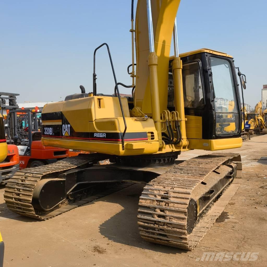 CAT 320 B L Paletli ekskavatörler