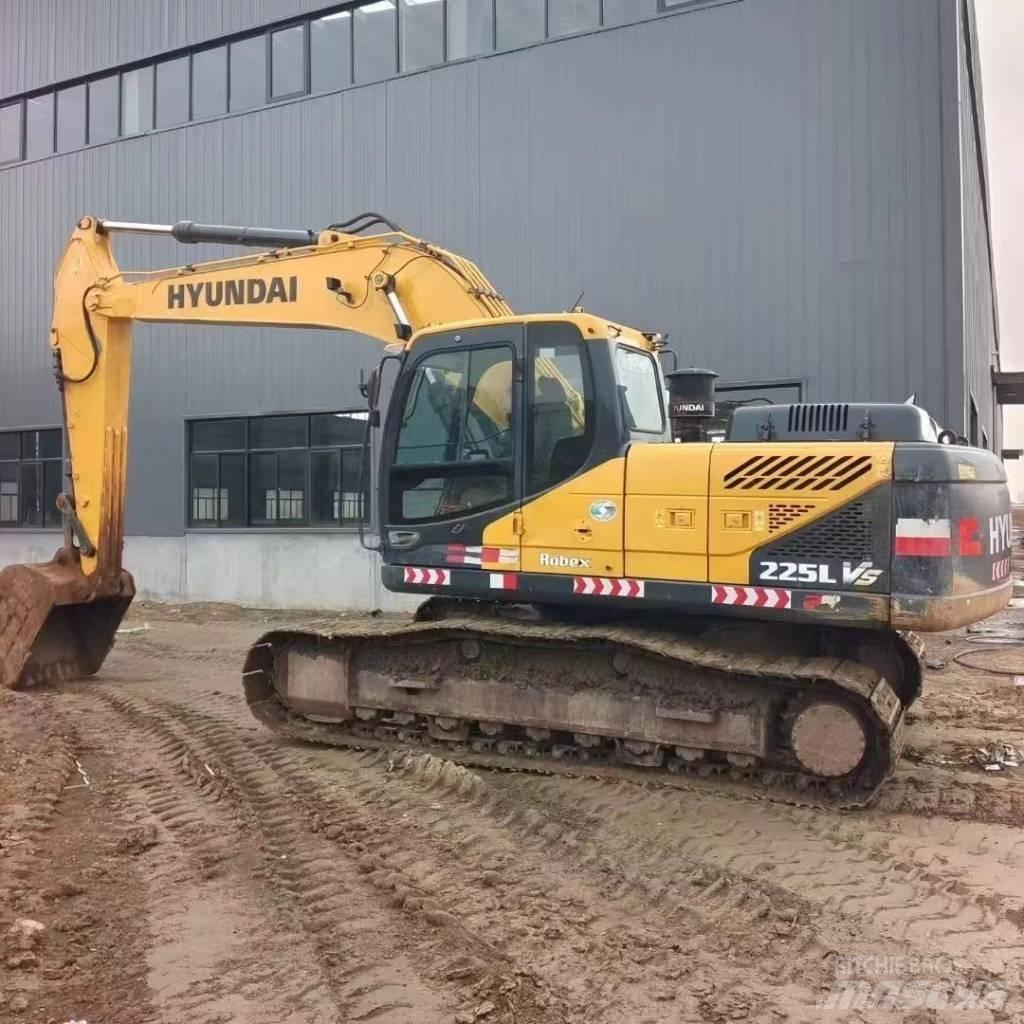 Hyundai R225LVS Lastik tekerli ekskavatörler