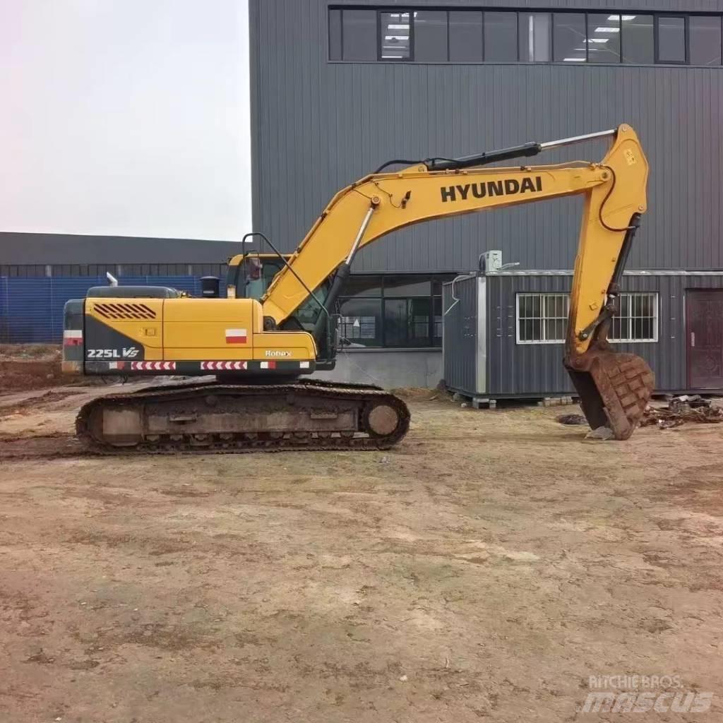 Hyundai R225LVS Lastik tekerli ekskavatörler