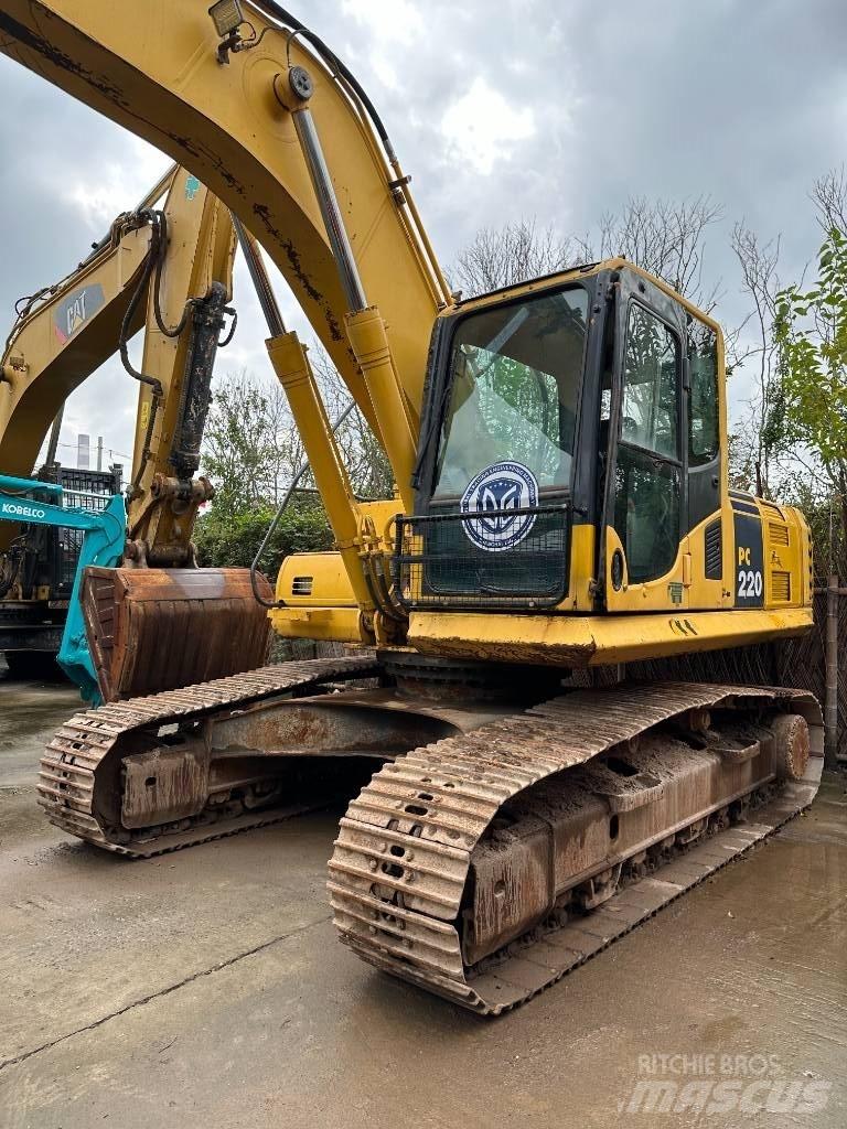 Komatsu PC 220-8 Paletli ekskavatörler