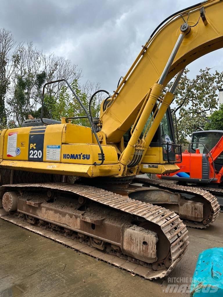 Komatsu PC 220-8 Paletli ekskavatörler