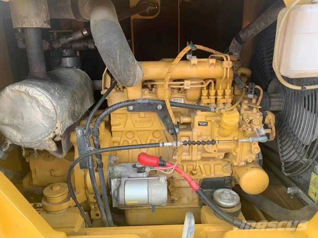 CAT CAT305.5E Paletli ekskavatörler