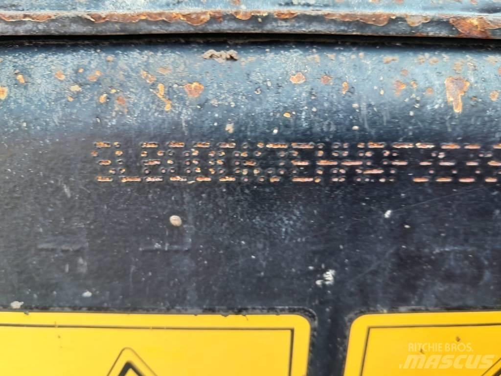 JCB 3TST Belden kirma kaya kamyonu