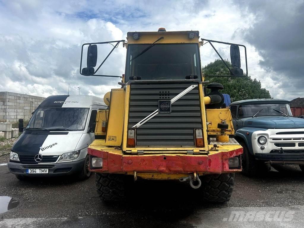 Volvo A25C Belden kirma kaya kamyonu