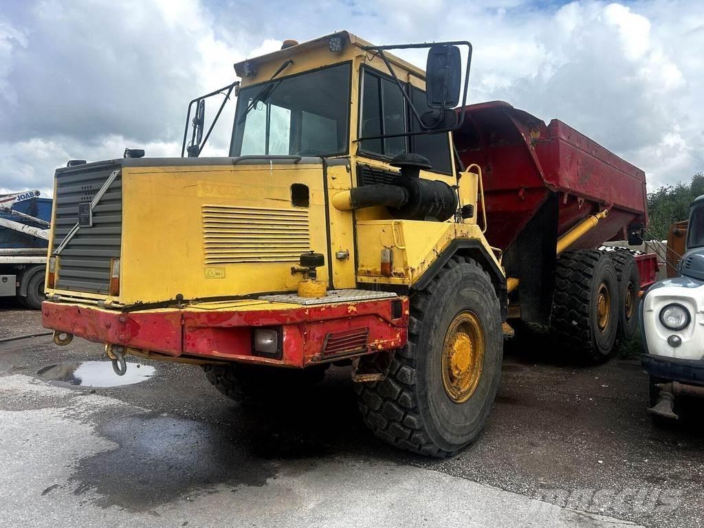 Volvo A25C Belden kirma kaya kamyonu