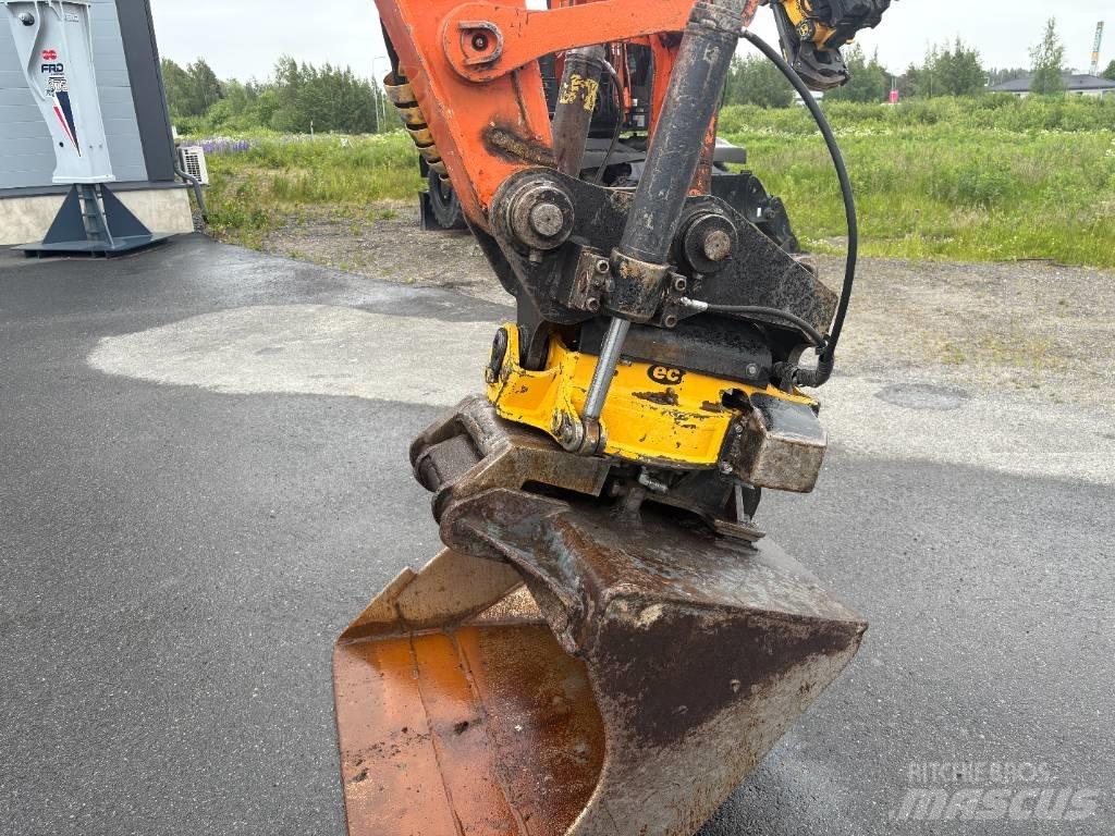 Hitachi ZX135US-3 Paletli ekskavatörler