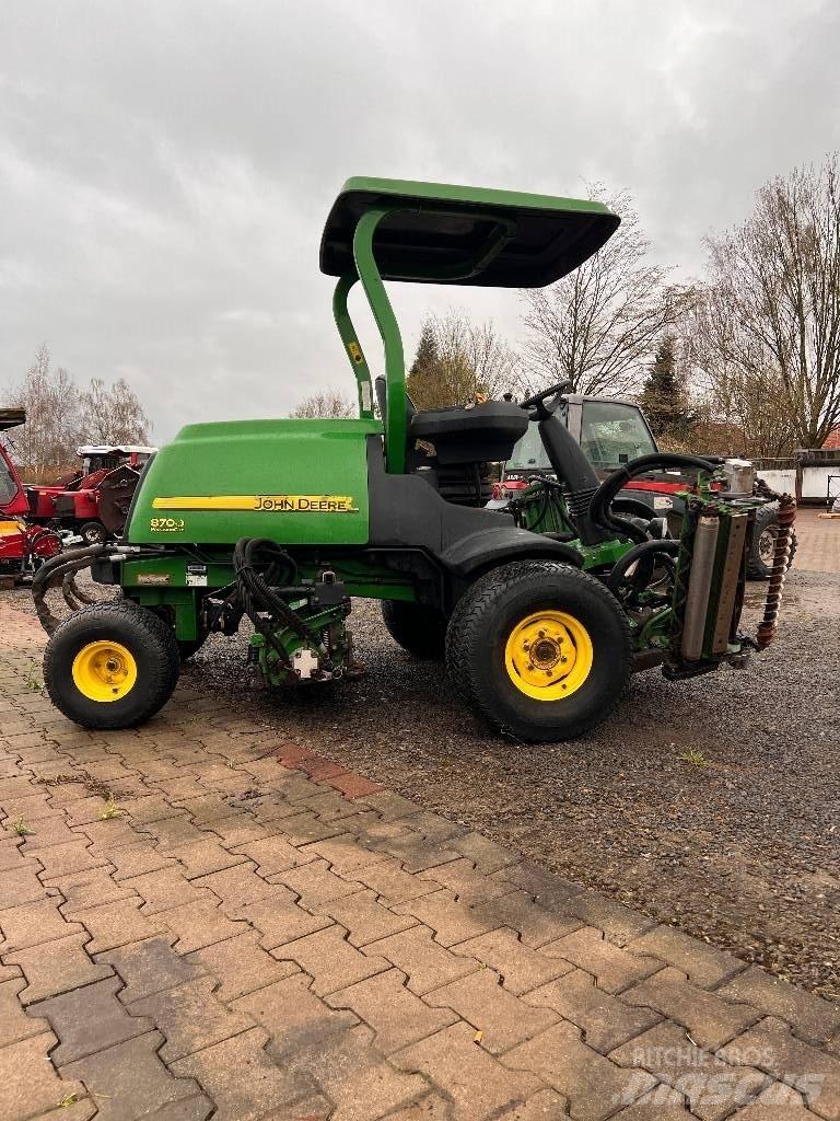 John Deere 8700 Fairway çim biçme makineleri