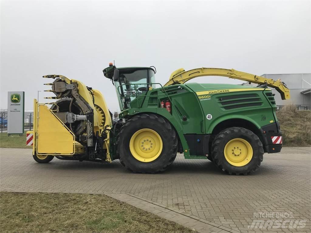 John Deere 8600 Kendi yürür silaj makinalari