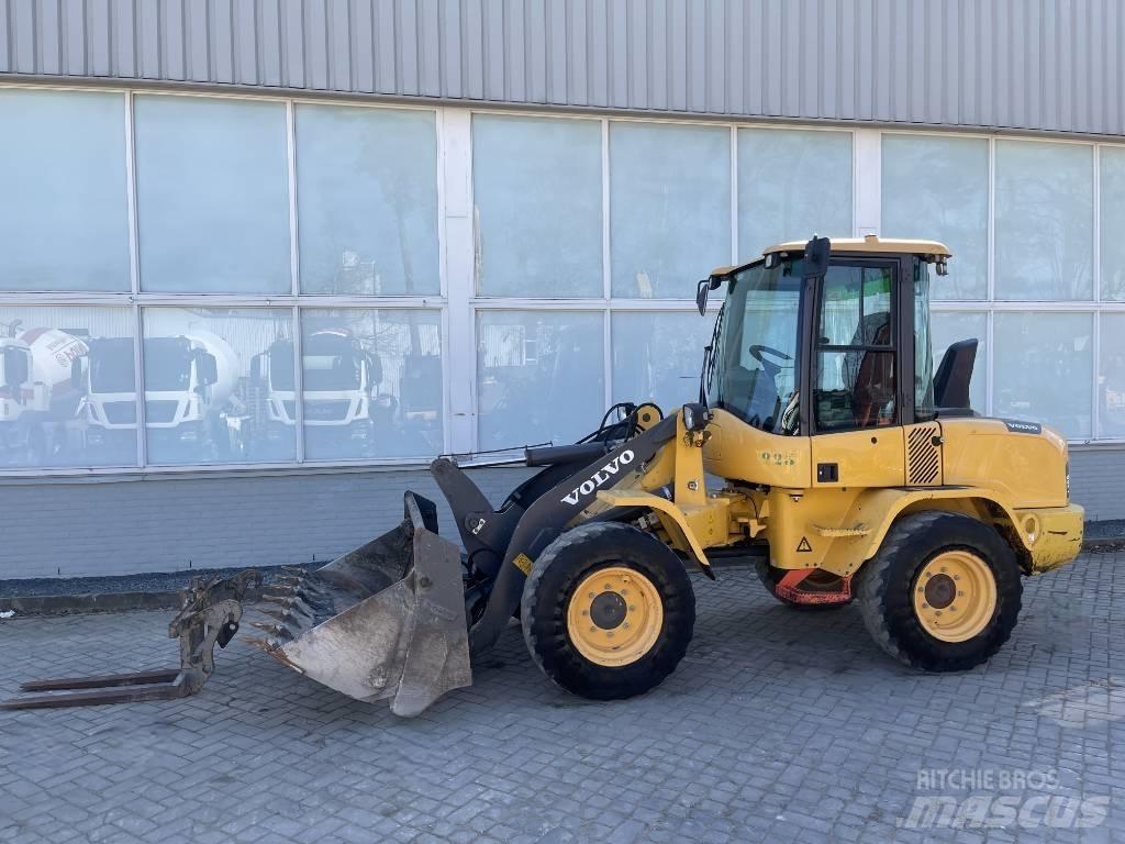 Volvo L 30 G     2018     CE Tekerlekli yükleyiciler