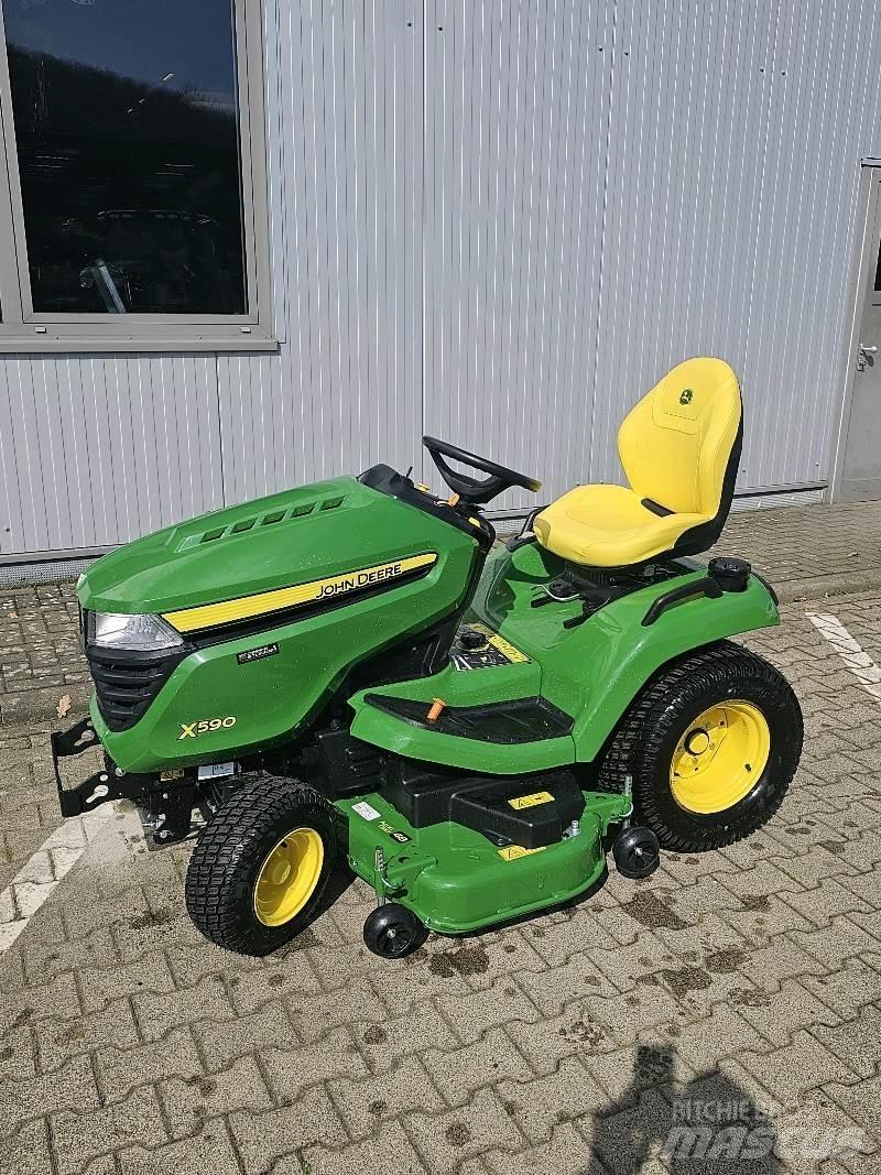 John Deere X590 Çayir biçme makinalari