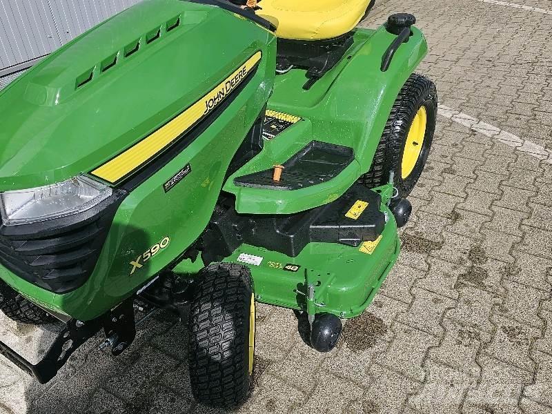John Deere X590 Çayir biçme makinalari