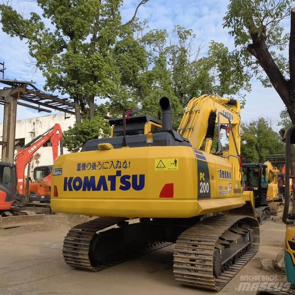 Komatsu PC 200 Paletli ekskavatörler