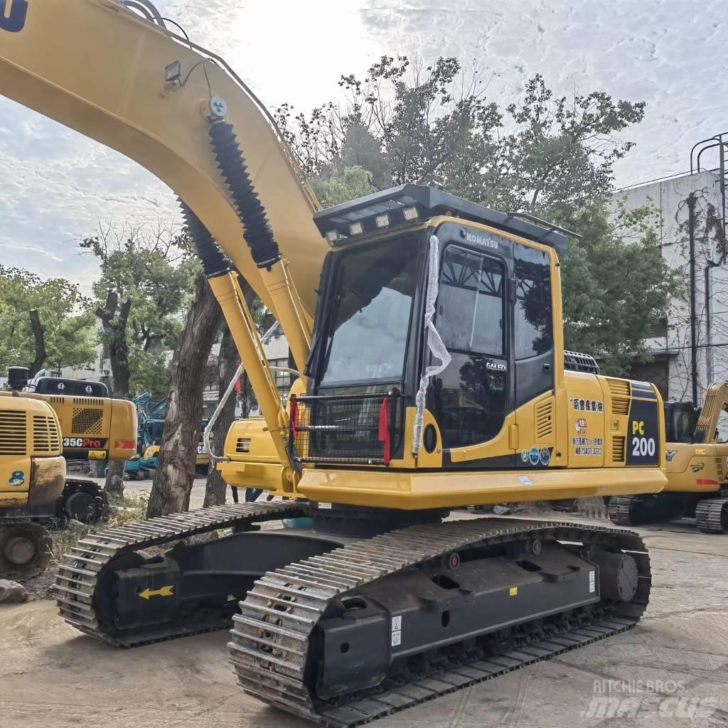 Komatsu PC 200 Paletli ekskavatörler
