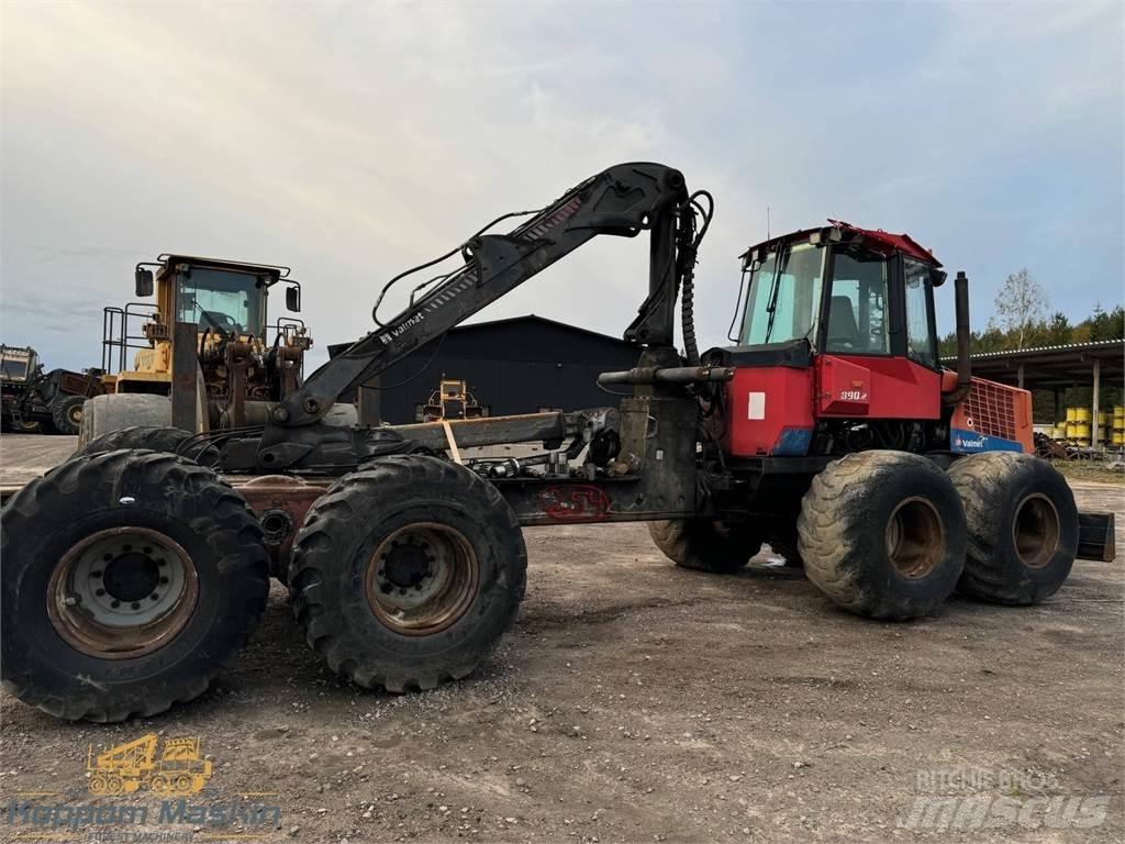 Valmet 890.2 Tomruk yükleyici traktörler