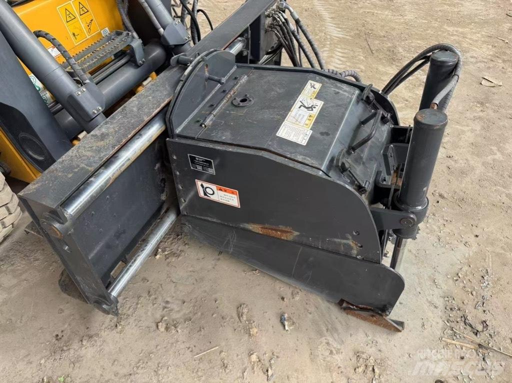 LiuGong 385 B Skid steer loderler