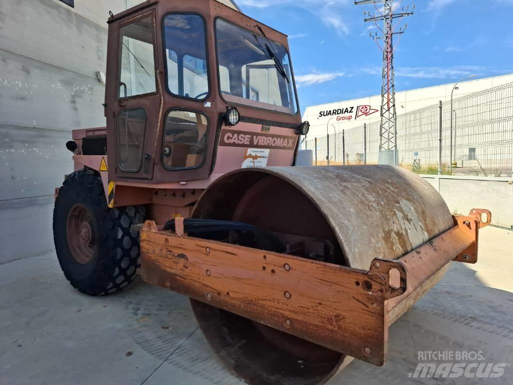 CASE Vibromax W1102D Tek tamburlu silindirler