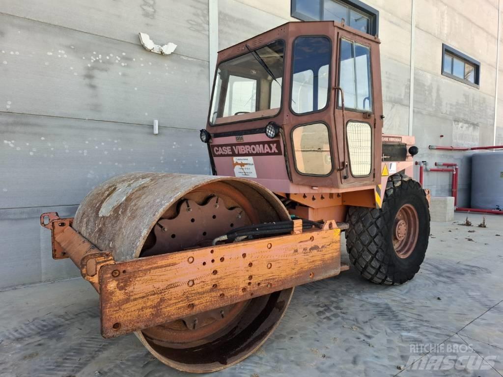 CASE Vibromax W1102D Tek tamburlu silindirler